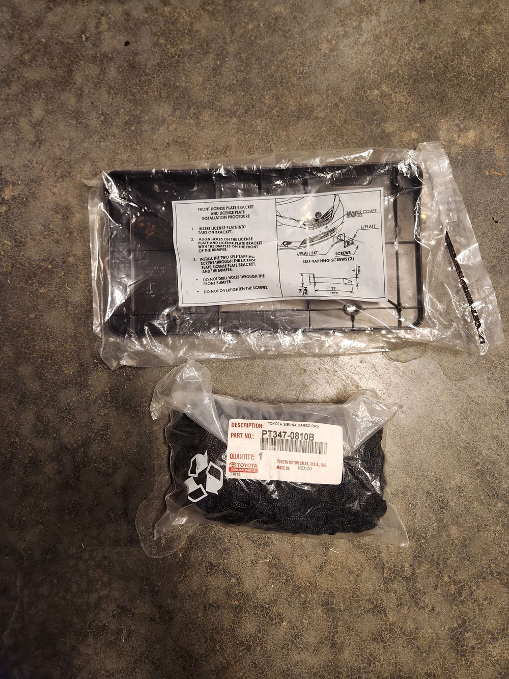 Toyota Sienna Cargo Net (PT347-0810B) And License Plate Bracket
